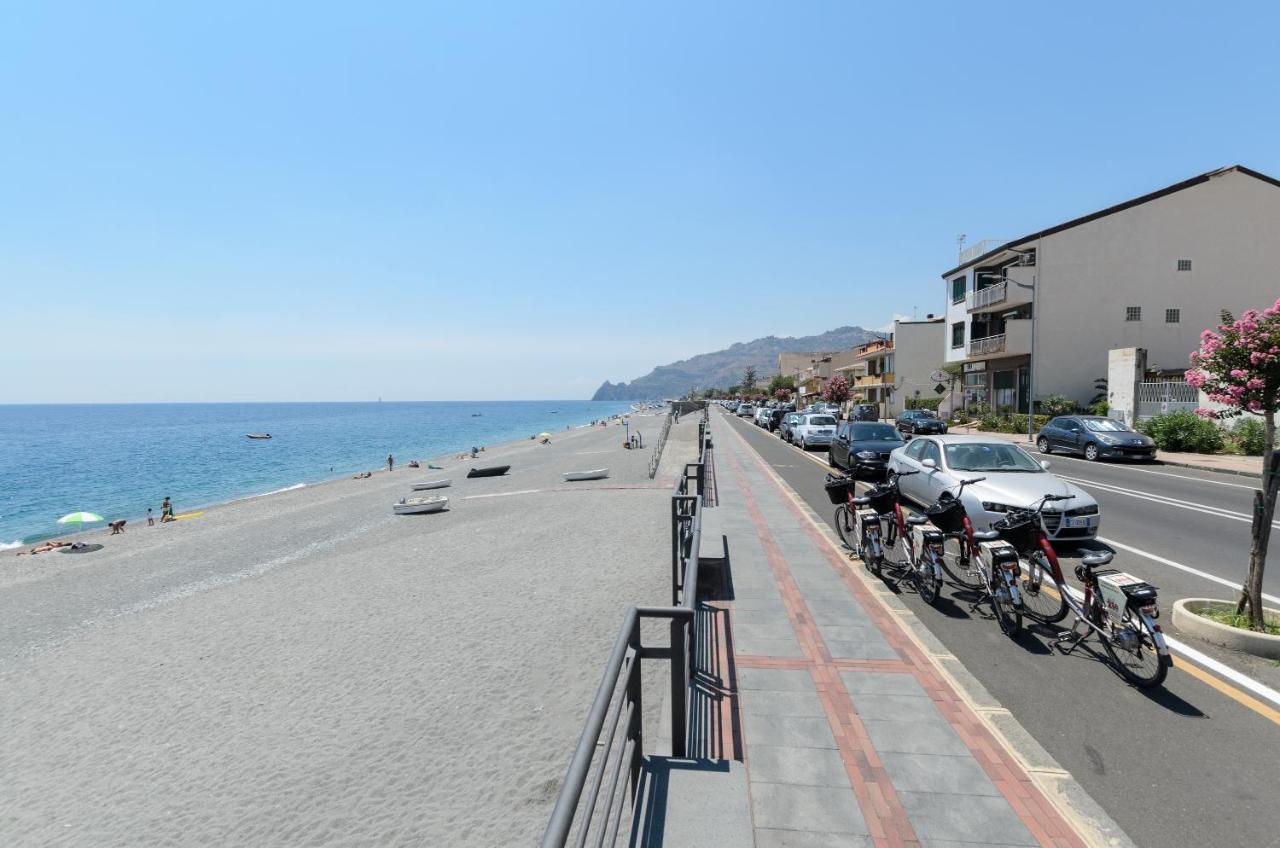 Marina D'Agro Residence Santa Teresa Di Riva Εξωτερικό φωτογραφία