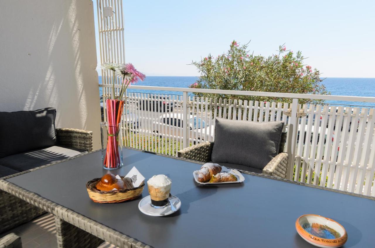 Marina D'Agro Residence Santa Teresa Di Riva Εξωτερικό φωτογραφία