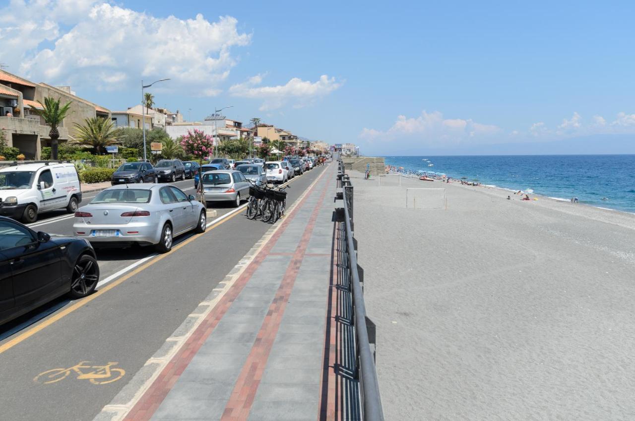 Marina D'Agro Residence Santa Teresa Di Riva Εξωτερικό φωτογραφία