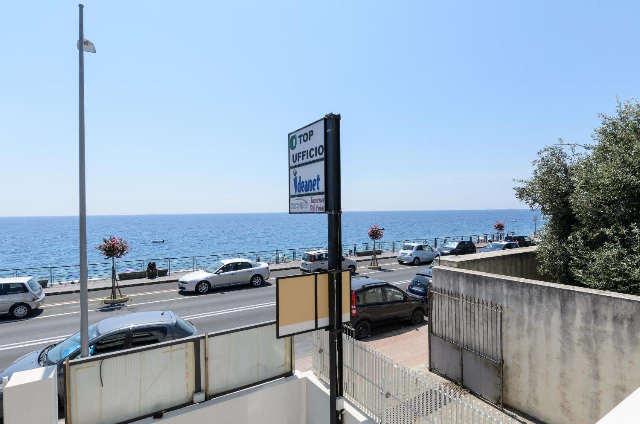 Marina D'Agro Residence Santa Teresa Di Riva Εξωτερικό φωτογραφία