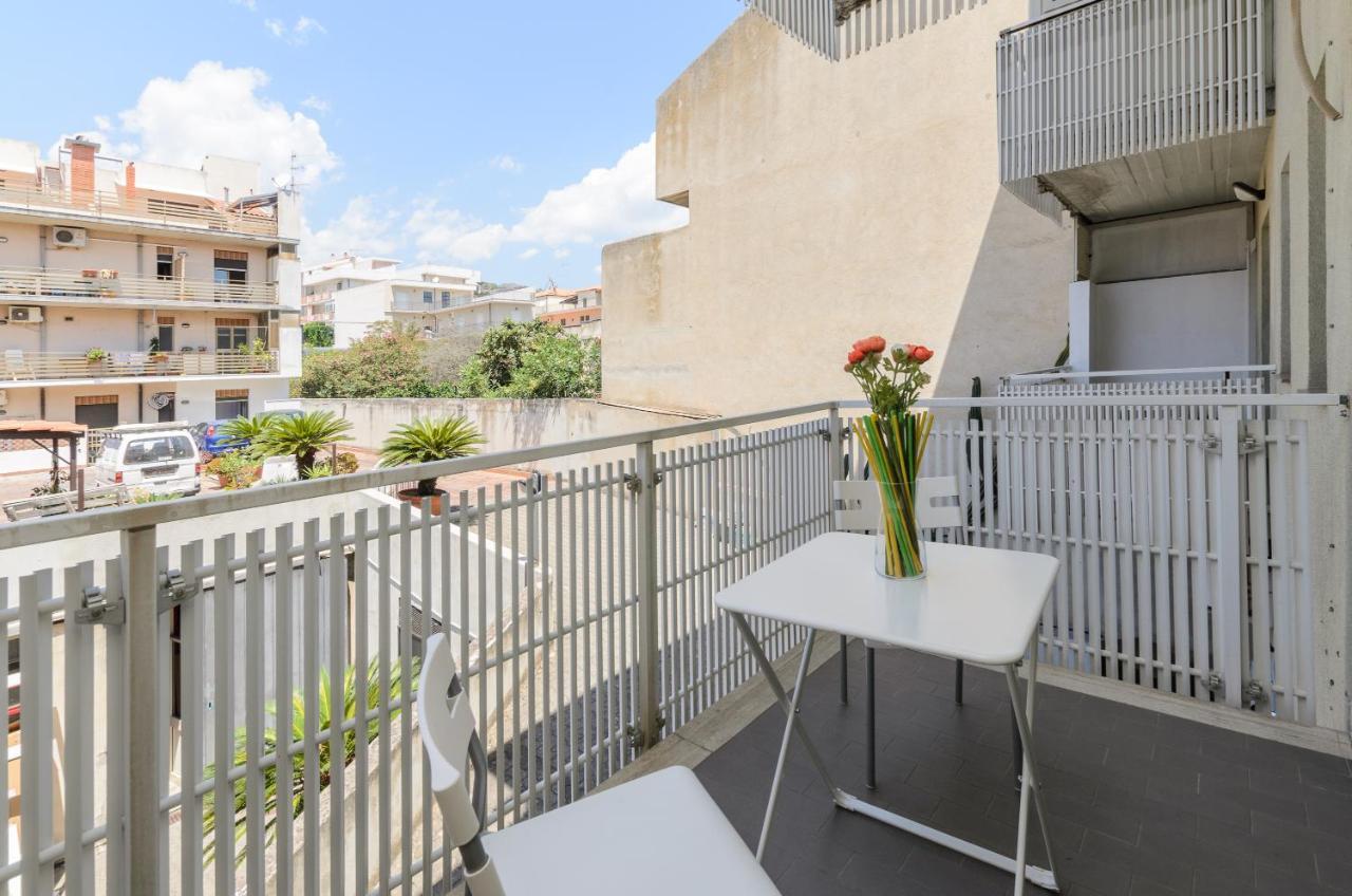 Marina D'Agro Residence Santa Teresa Di Riva Εξωτερικό φωτογραφία